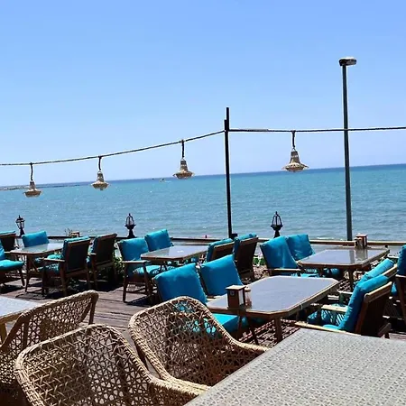 Kuba Gazde/Camere de închiriat Side